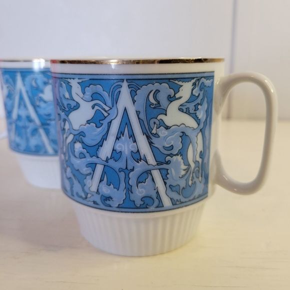 Rare Vintage Unicorn Fantasy 1960s Stacking Mugs in Blue Set of 2 - Picture 4 of 10